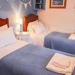 Yardley Manor * Σκάρμπορο