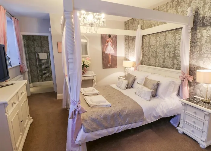 Yardley Manor * Σκάρμπορο