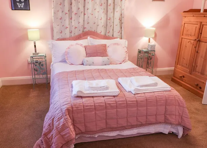 Holiday home Yardley Manor *