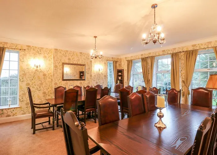 Holiday home Yardley Manor *