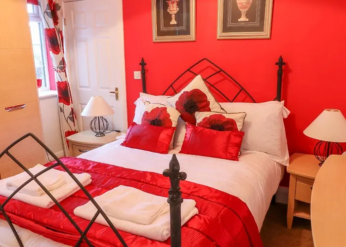 Yardley Manor Holiday home *