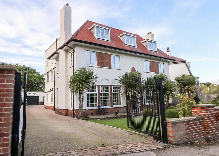 Holiday home Yardley Manor *