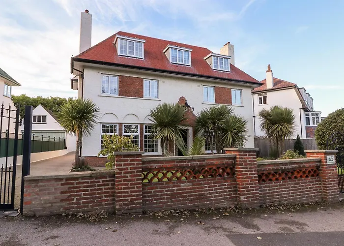 Yardley Manor Holiday home