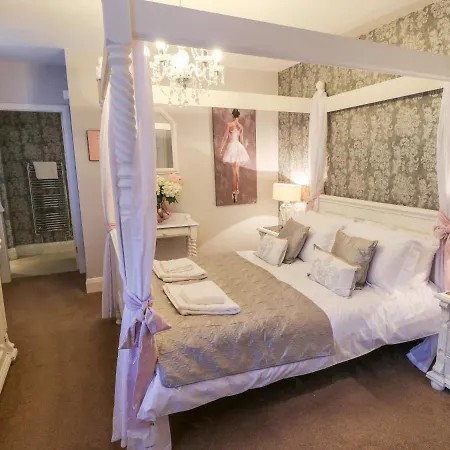 Yardley Manor * Scarborough