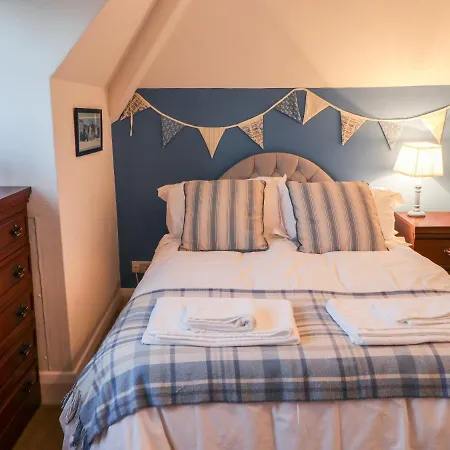 Yardley Manor * Σκάρμπορο