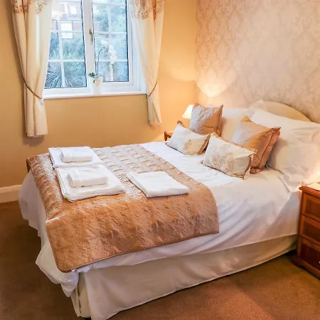 Yardley Manor Σκάρμπορο